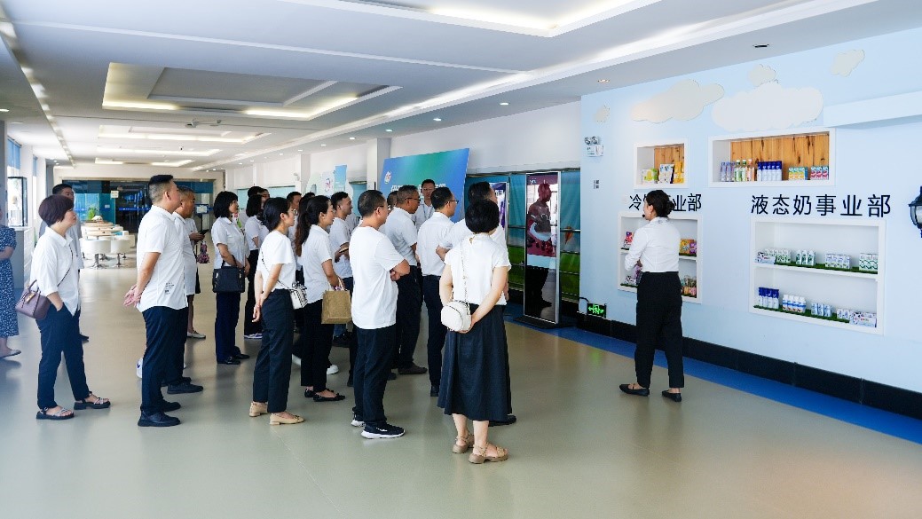 250702伊利乳业跨界学习04.jpg