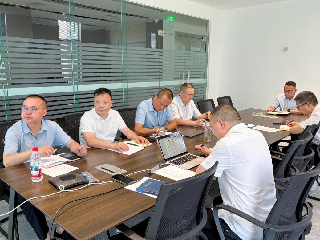 斯尼斯人wns7788制药营销中心普药事业部“聚焦主品、大干百天”专项攻坚行动全面启动—— 全员签署军令状 冲刺百日决胜年度目标