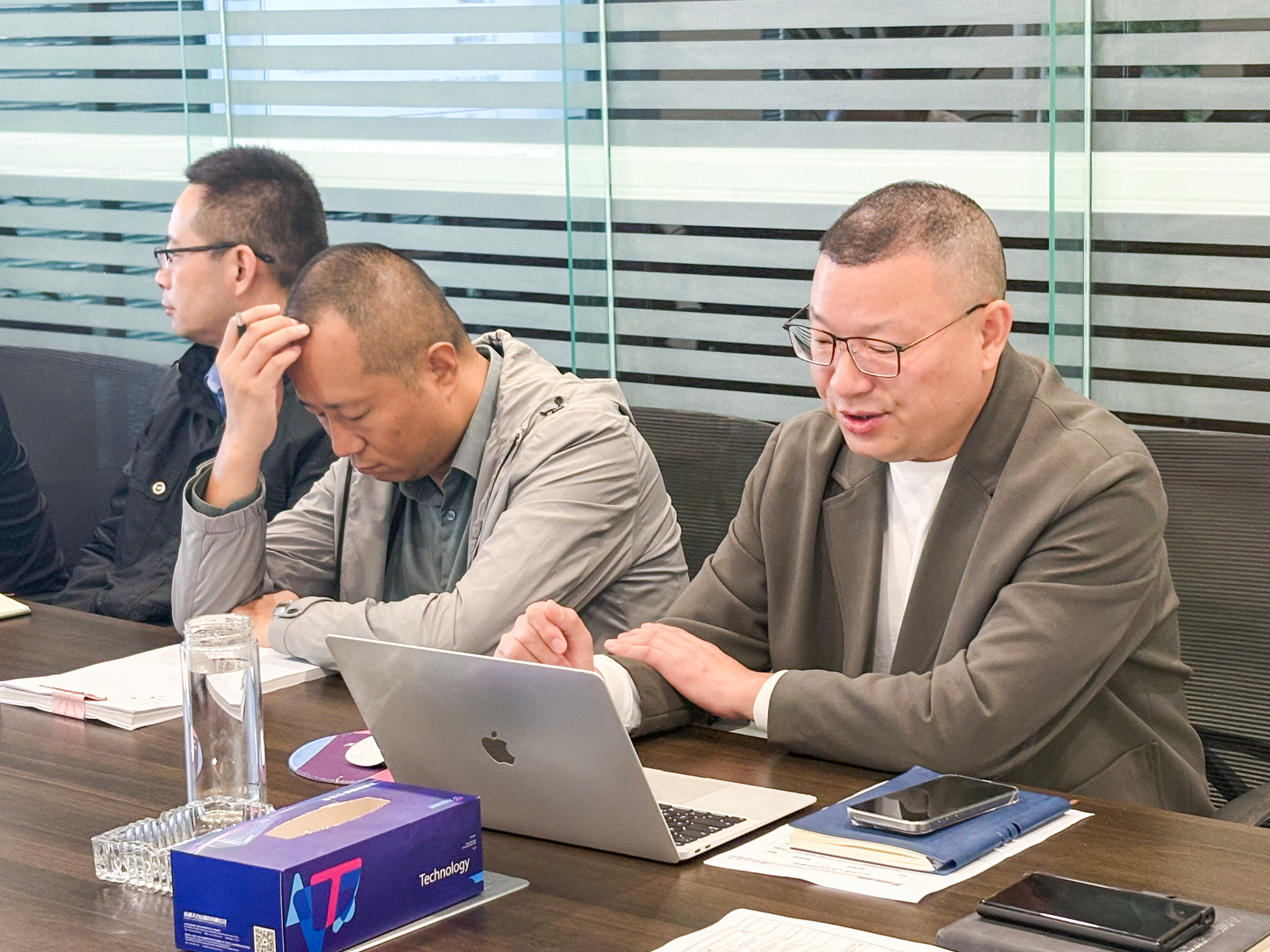 251020凝心聚力 决胜收官02.jpg