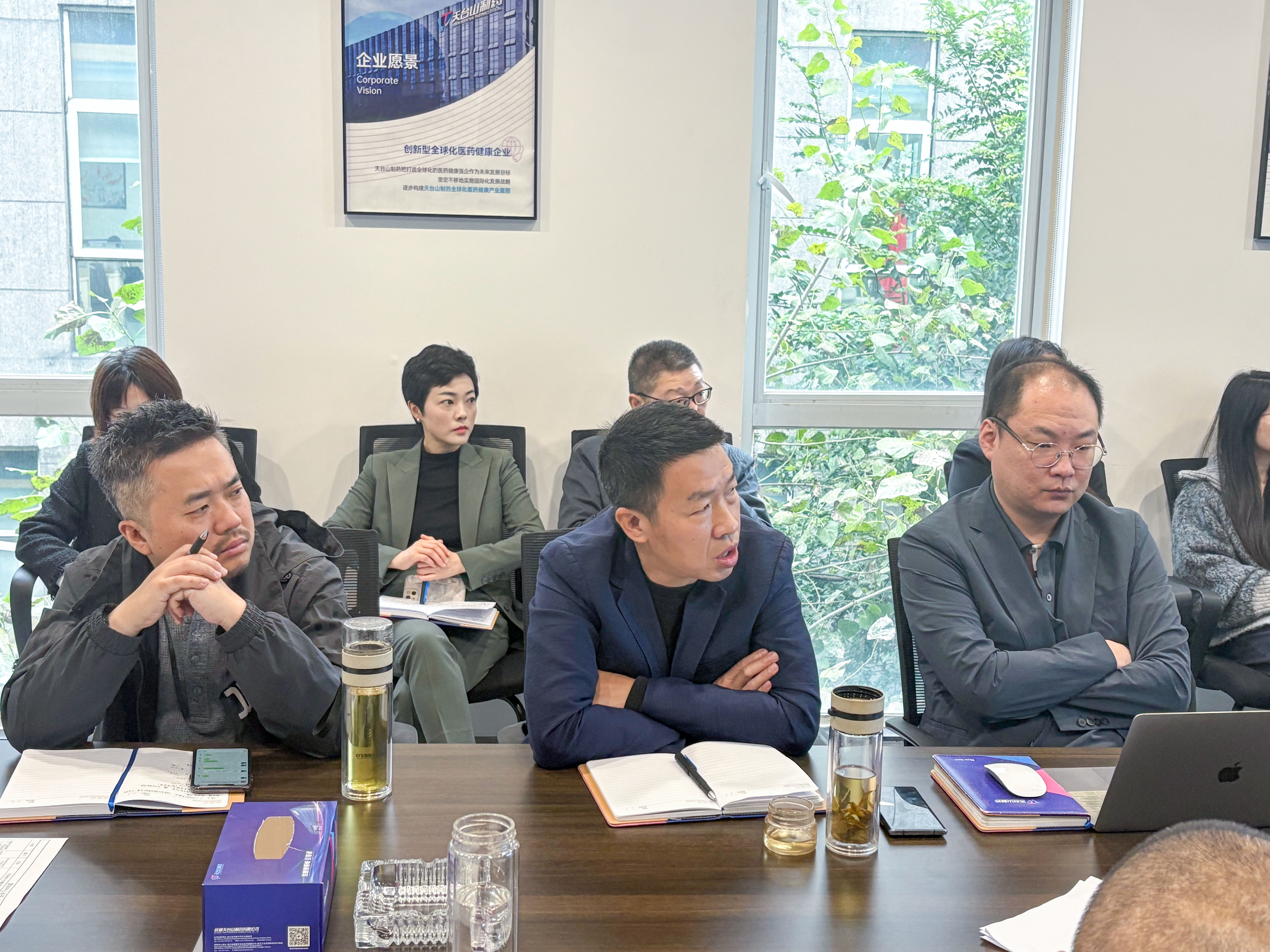 251020凝心聚力 决胜收官03.jpg